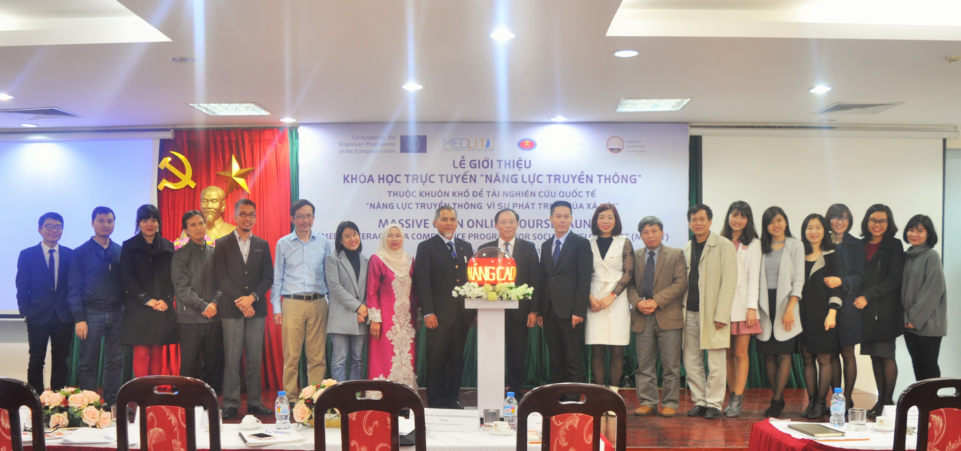 3894230cd_anh_3_3.jpg