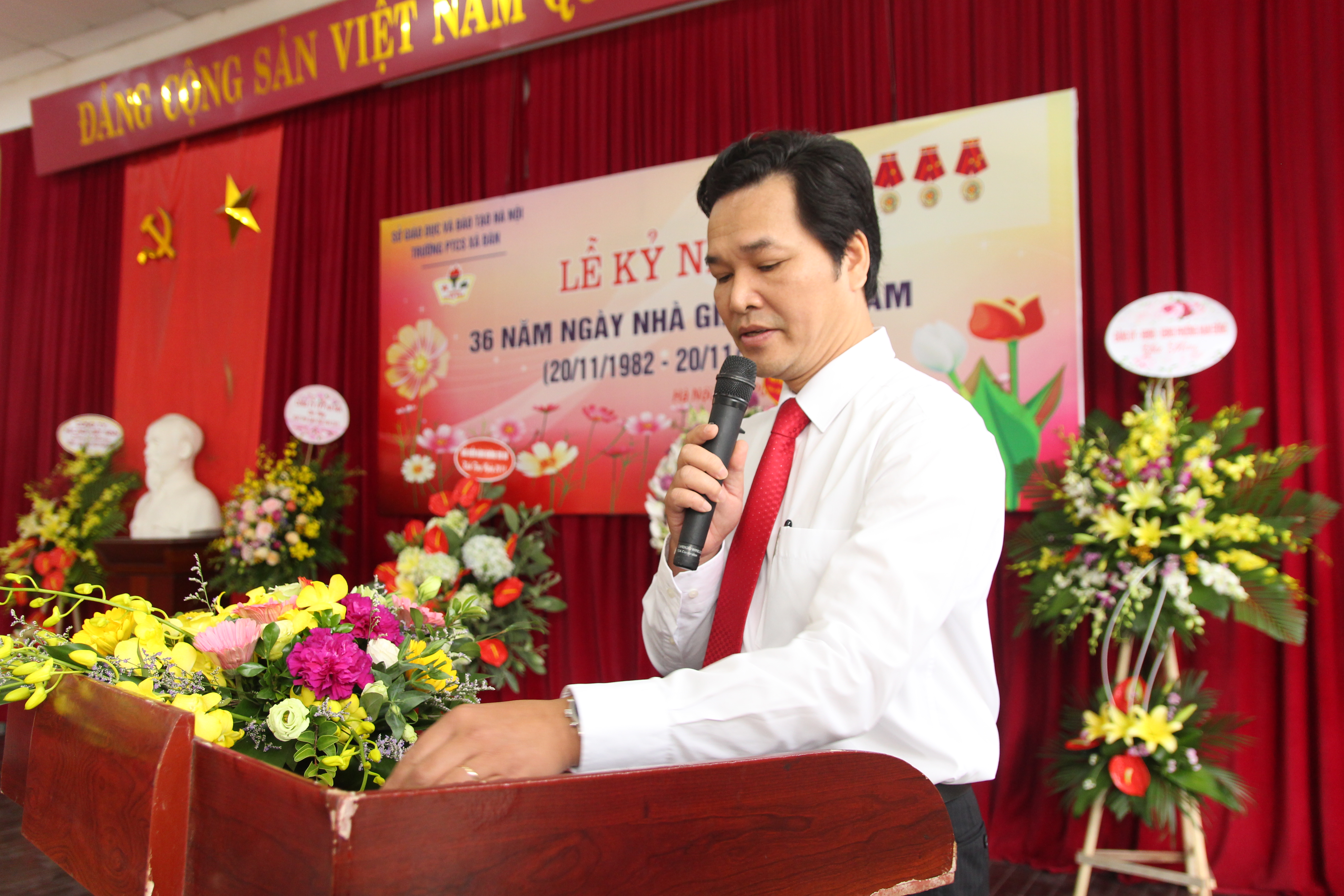 0b03f5d96_thay_hieu_truong.jpg