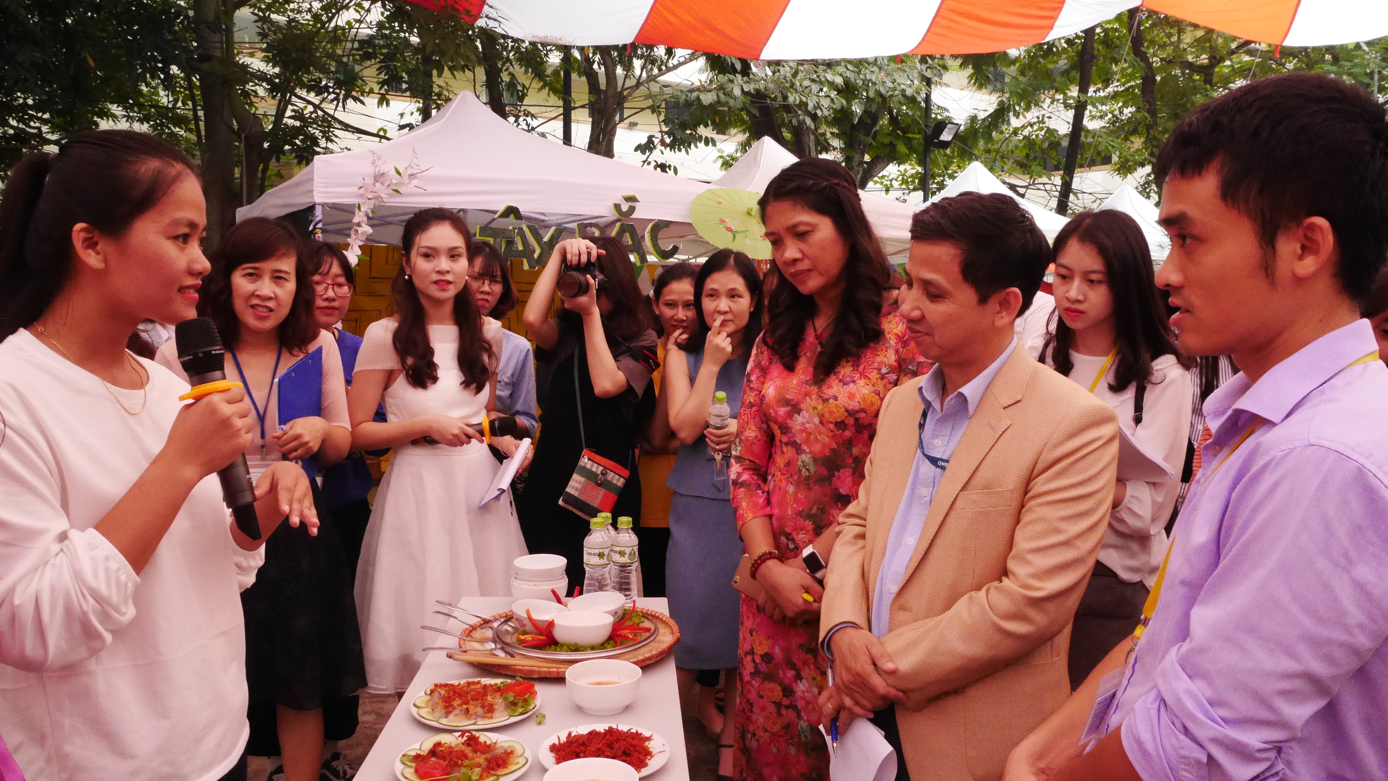 5de51698d_thuyet_trinh.jpg