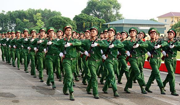 ac1ecd5c7_duyet_binh.jpg