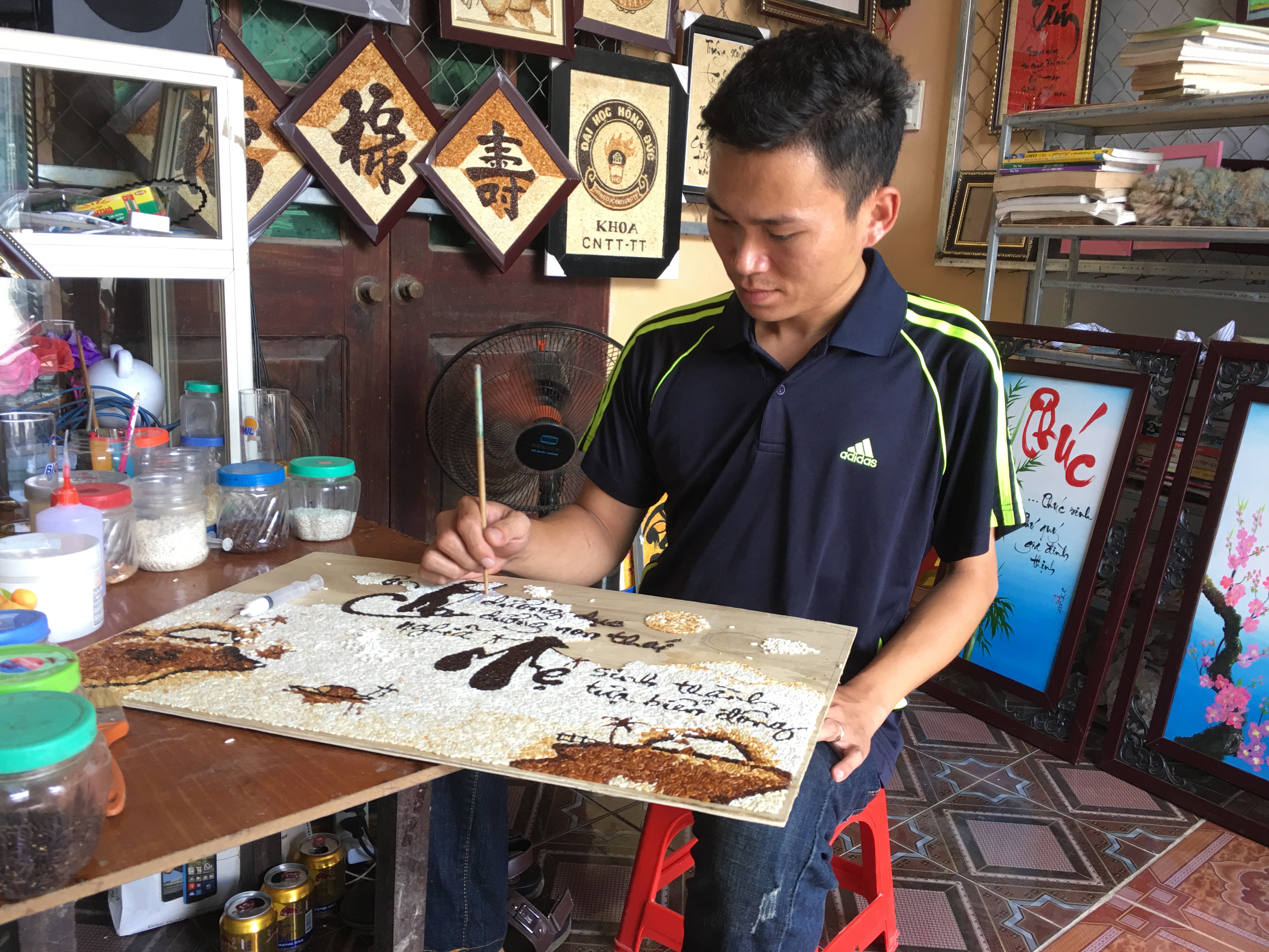 e621c05ee_chang_trai_khuyet_tat.jpg