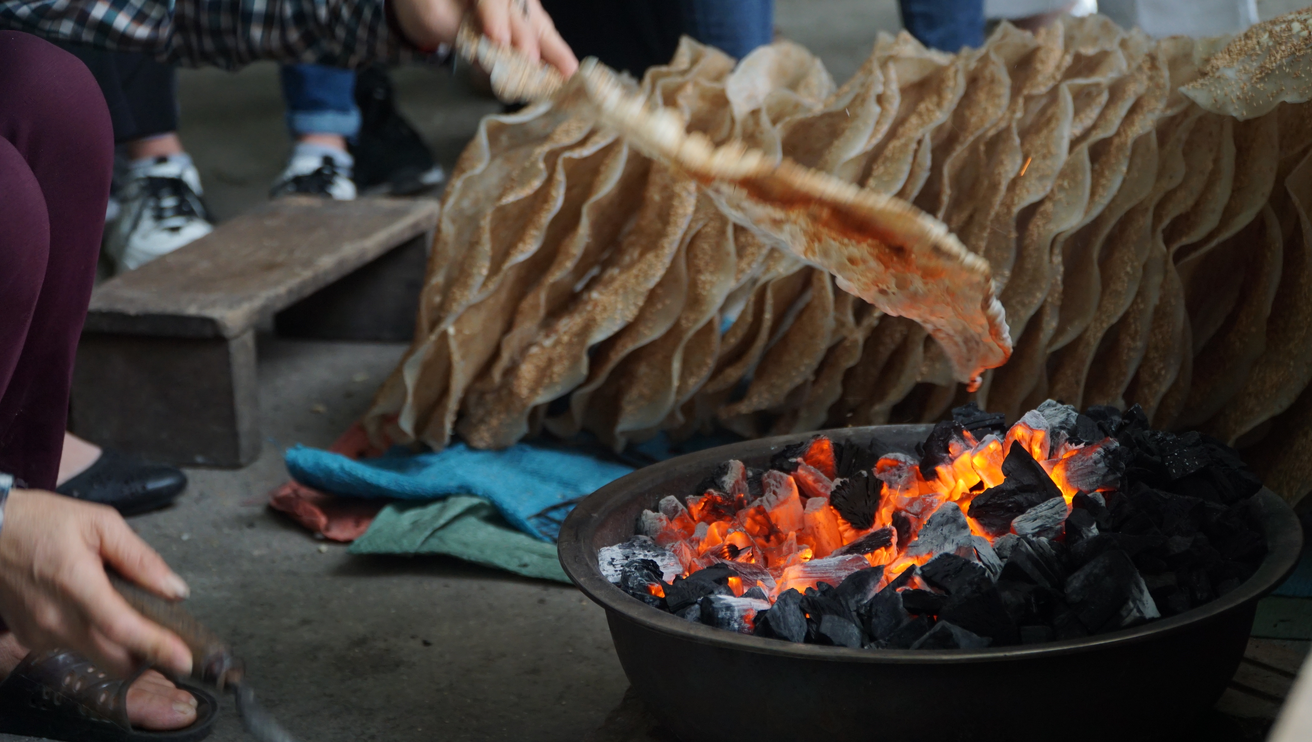 d754cb6dd_nuong_banh.jpg