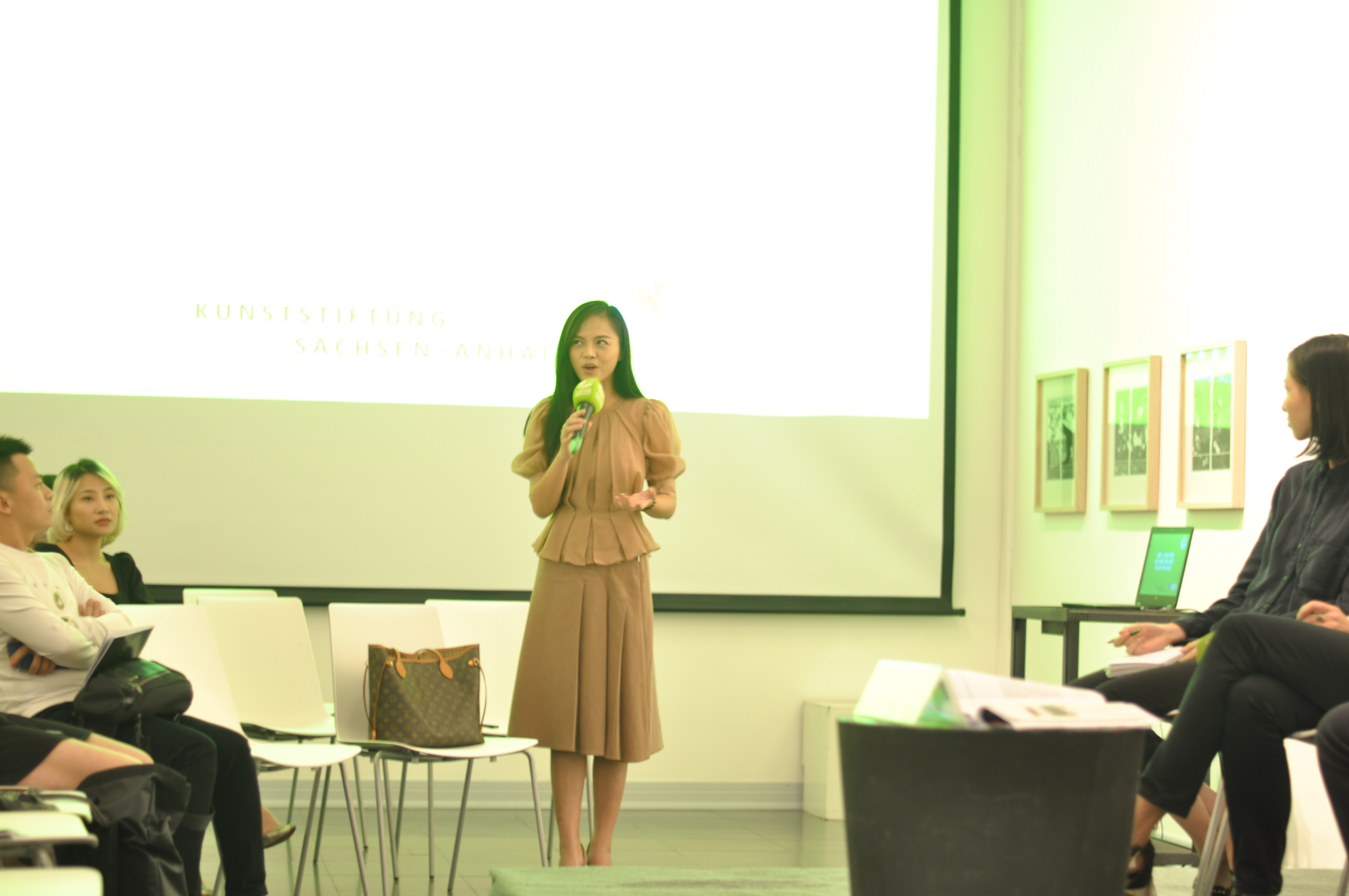 0b902160f_thu_quynh.jpg