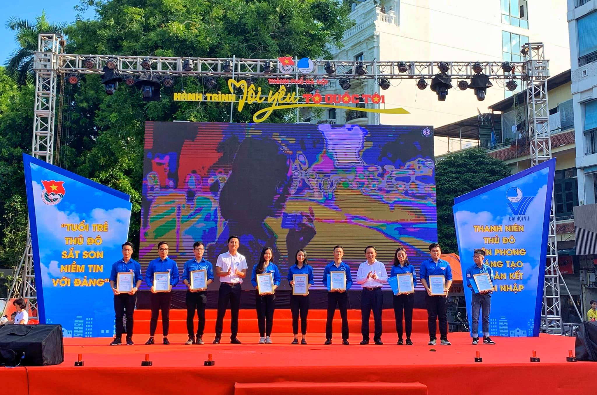 c6e022d82_mau_ao_xanh.jpg