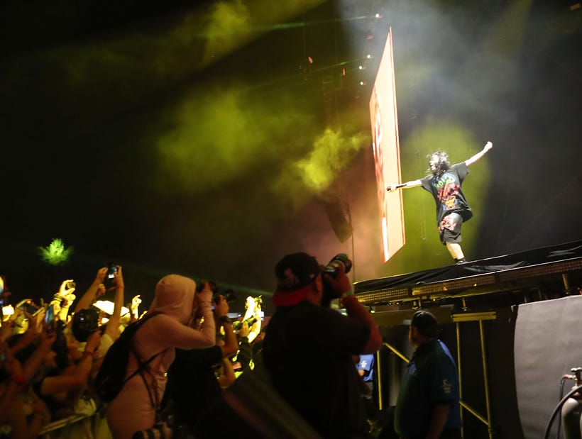 7ed5061f5_fb5e764424ad6680b88b3d9448coachella_day_two_20.jpg