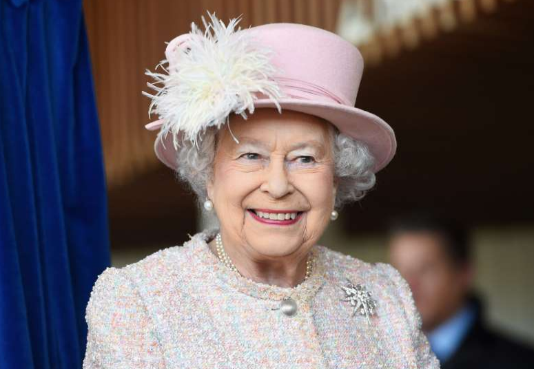 d143f9660_queen1563940184971262746870.png
