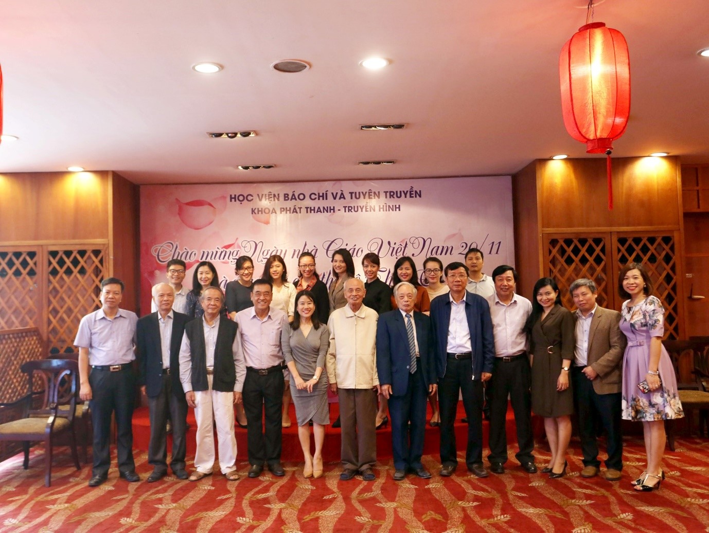 a0de2d026_a_niem_tu_hao_cua_khoa_phat_thanh_truyen_hinh..jpg