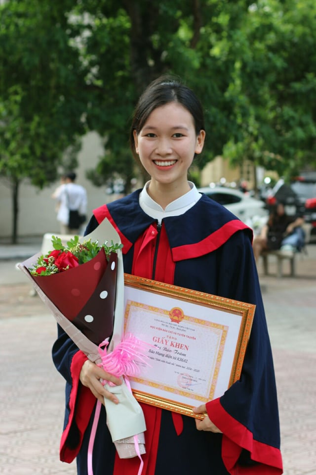 e53a108bc_cu_nhan_cuoi.jpg